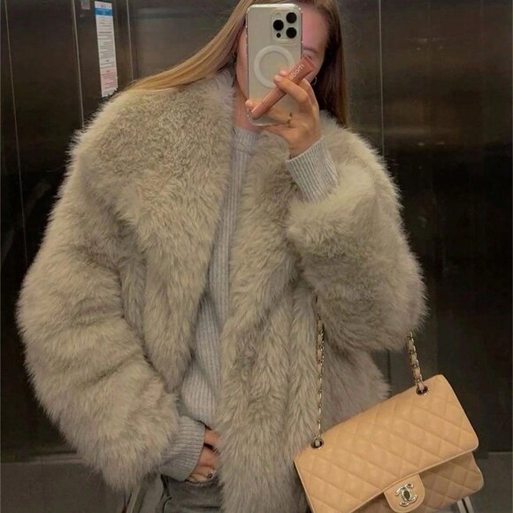 K Casual Women's Thick Faux Fur oversized Collar Jacket - Picture 9 of 11